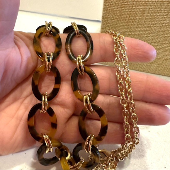 Loft Necklace - Alternating gold tone & faux tortoise links - Picture 10 of 14
